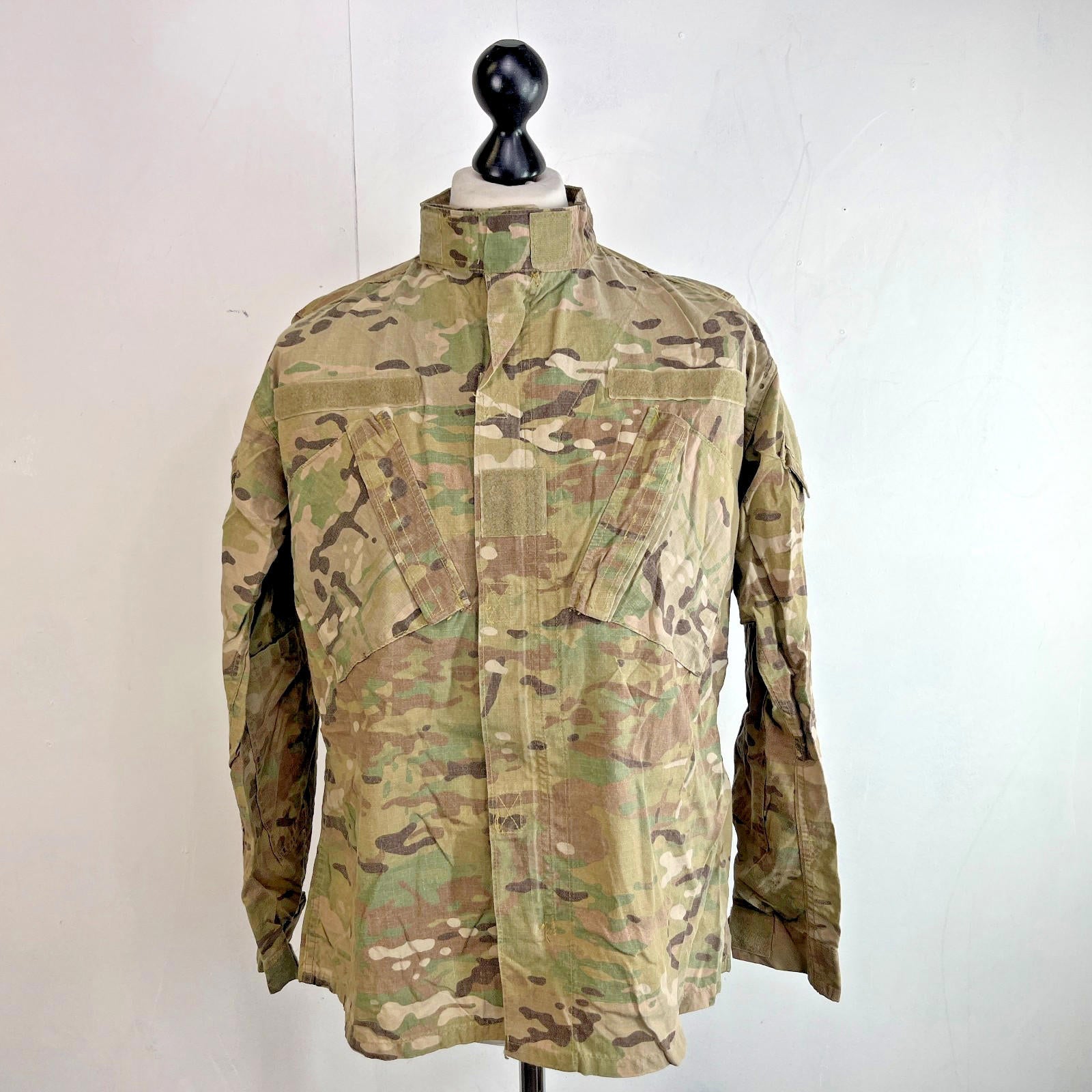 US Military OCP Scorpion Camouflage FRACU Combat Jacket size Medium Reg