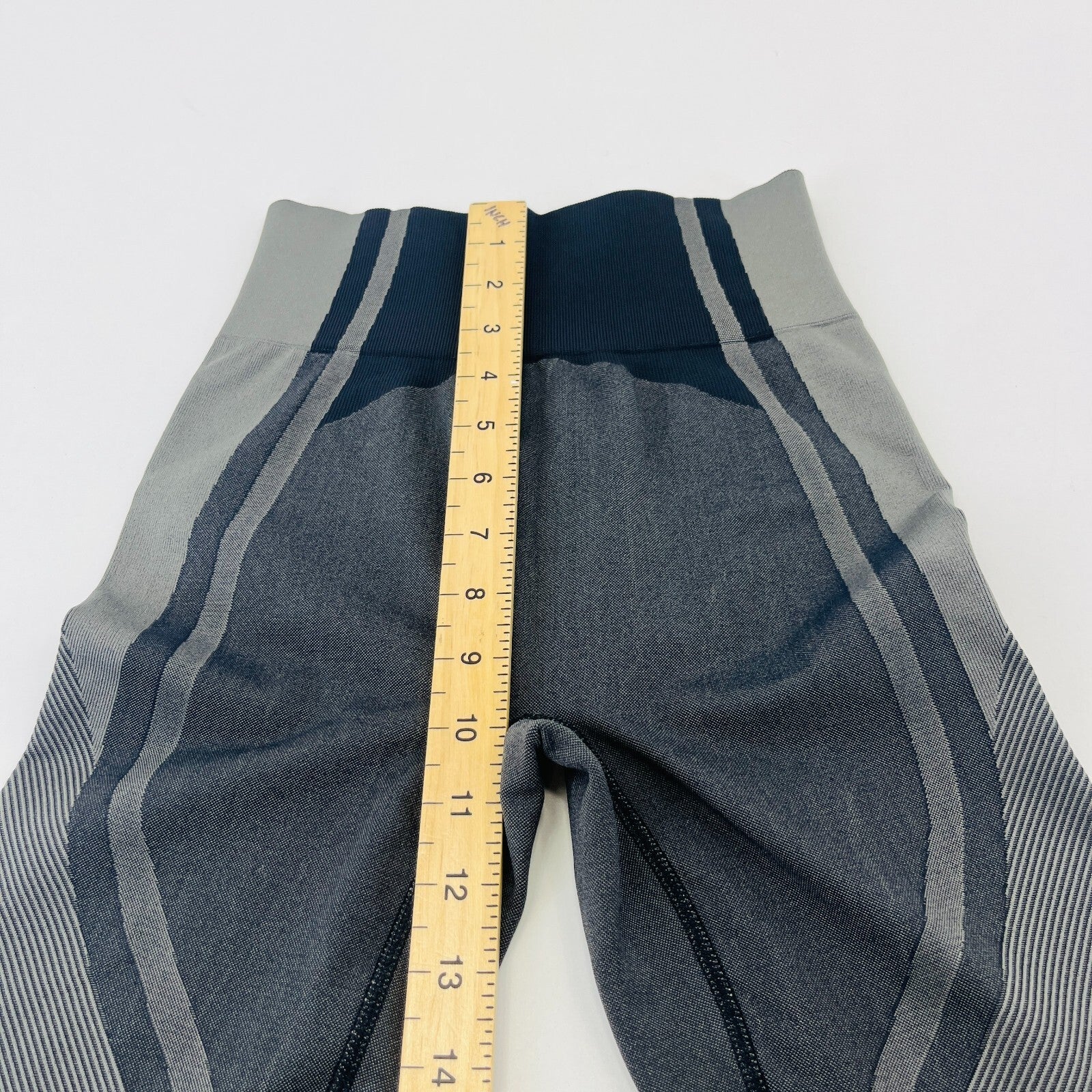 Sweaty Betty Yoga & Run Leggings 7/8 Length in Black/Gray Block Print size Small