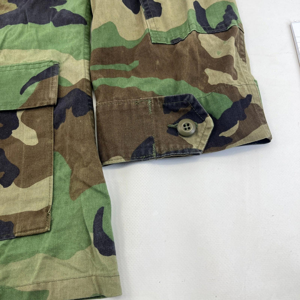 Genuine Vintage US Army Issue Camo Combat Jacket with Badges size Medium-Long