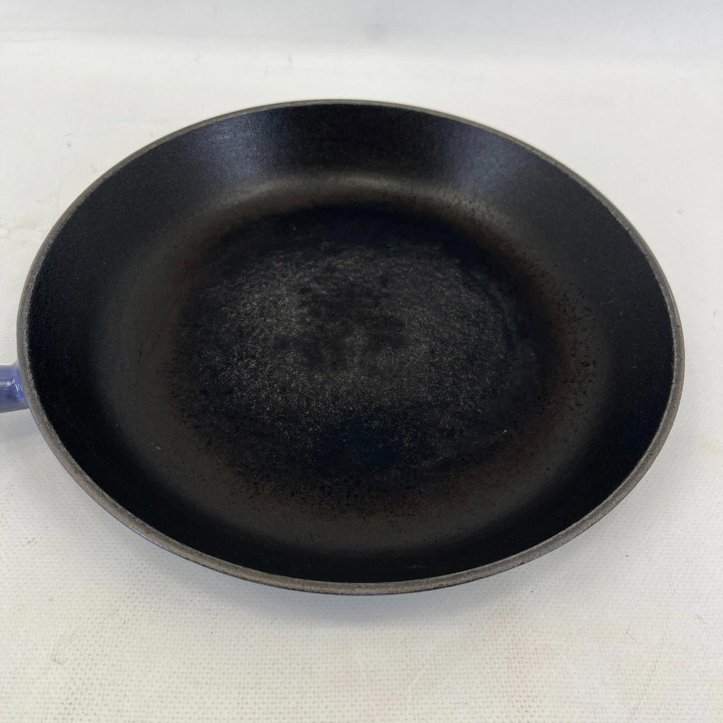 Le Creuset Frying Pan in Blue with Wood Handle size 26cm Cast Iron Round