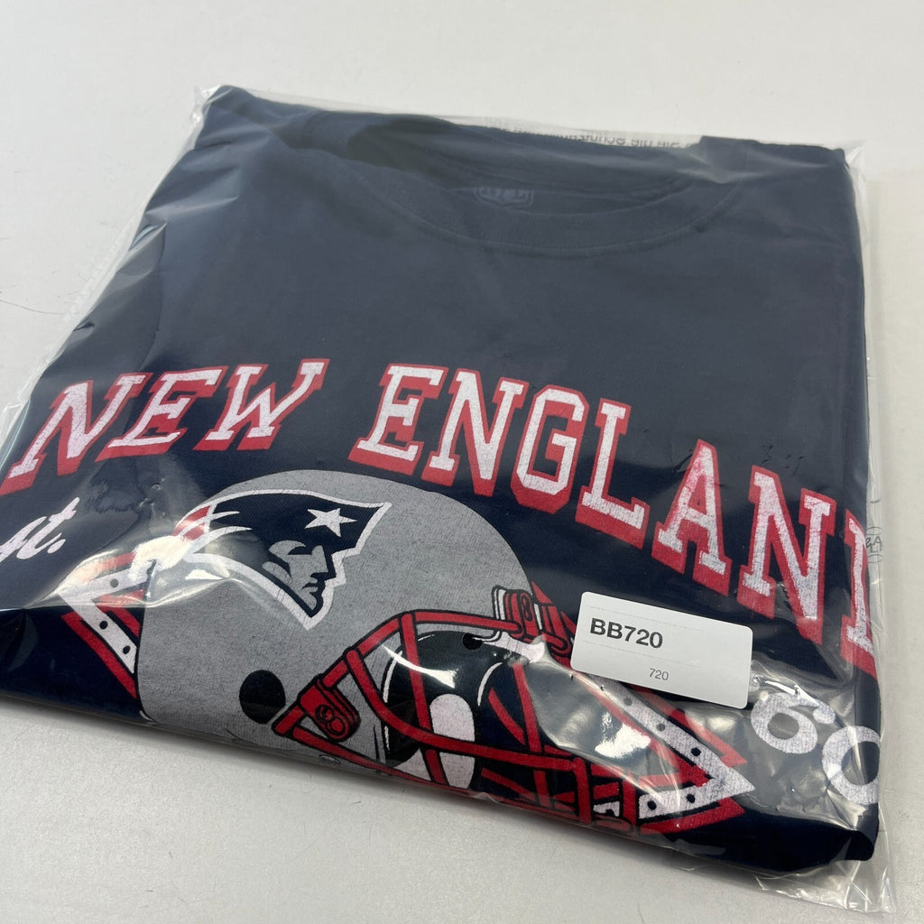 New England Patriots NFL Graphic T-Shirt Mens size Large Navy Football Fan Tee