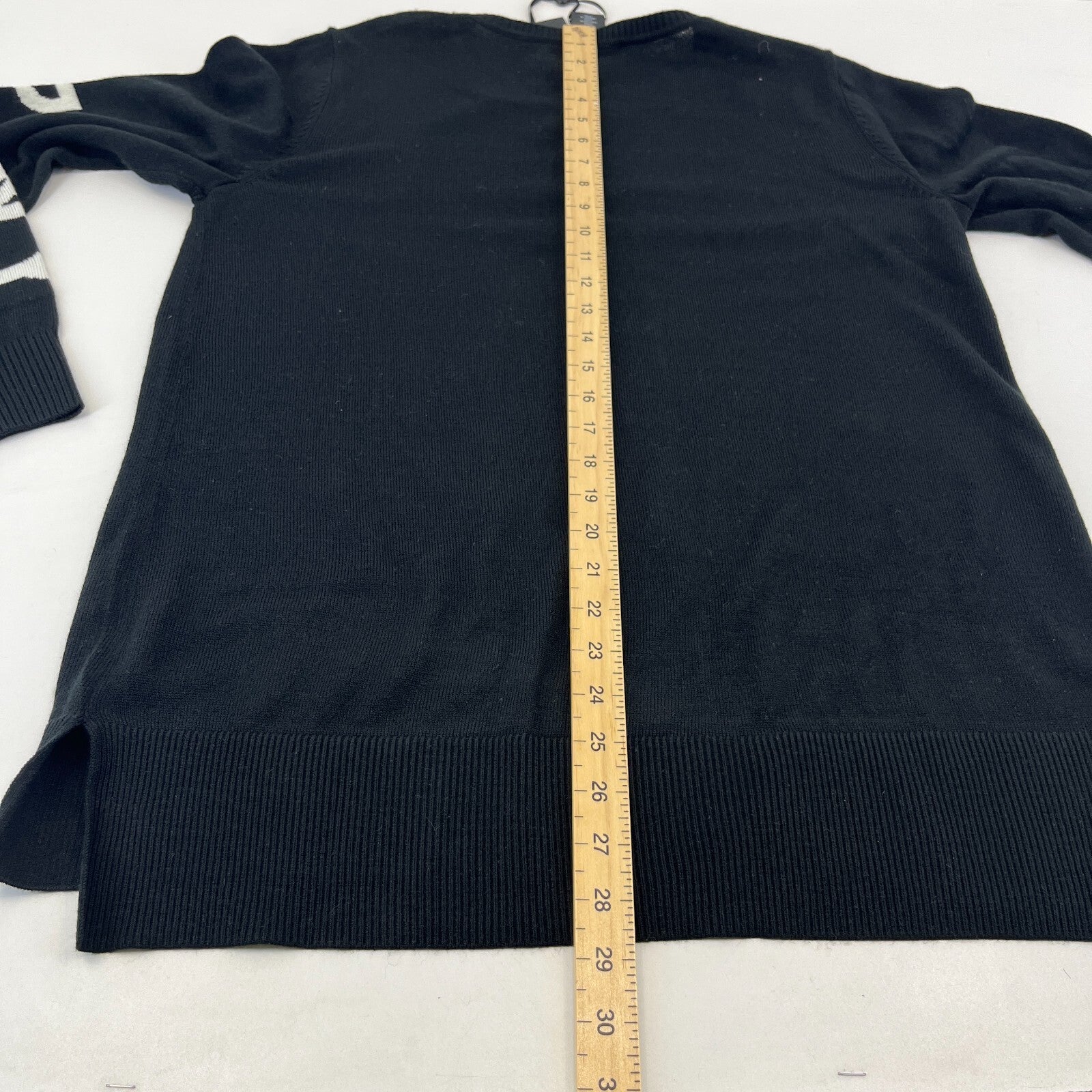 DKNY Women's Tight Knit Jumper Sweater size Large in Black with Spellout