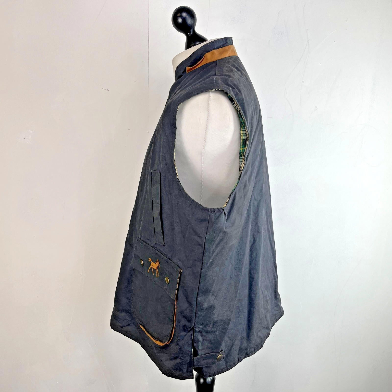 High Divers Wax Waterproof Gilet/Bodywarmer in Black Size 2XL Embroidered