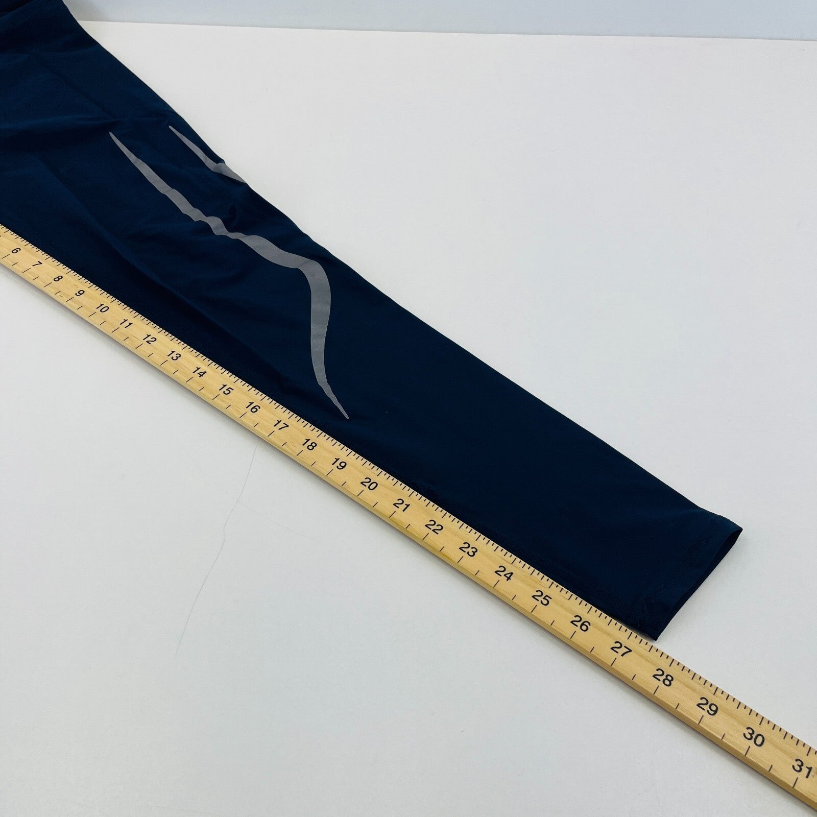 Sweaty Betty Zero Gravity Leggings size M - Full Length in Navy Blue