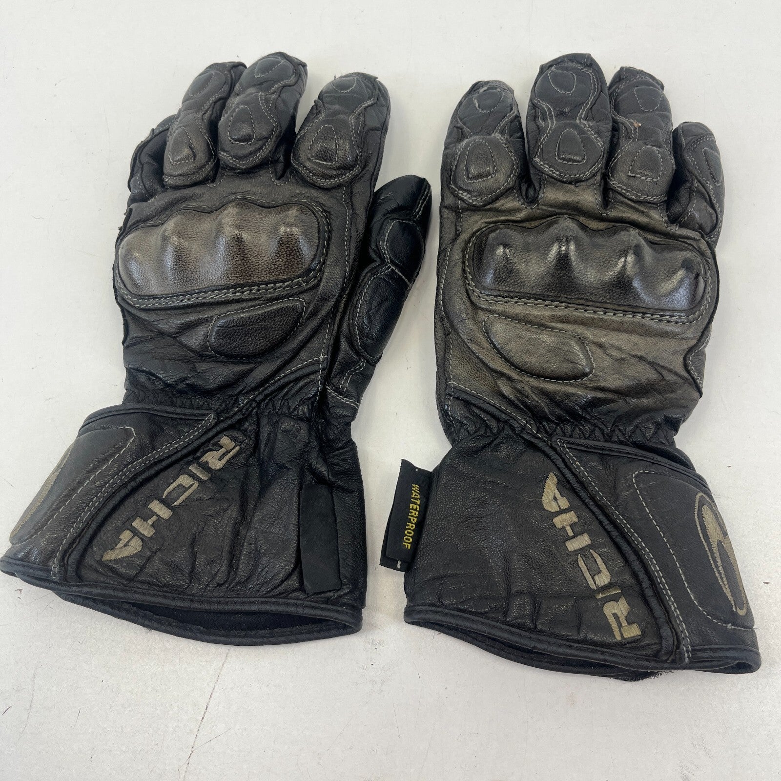 Richa Leather Motorcycle Motorbike Gloves with Hard Armour Black size M