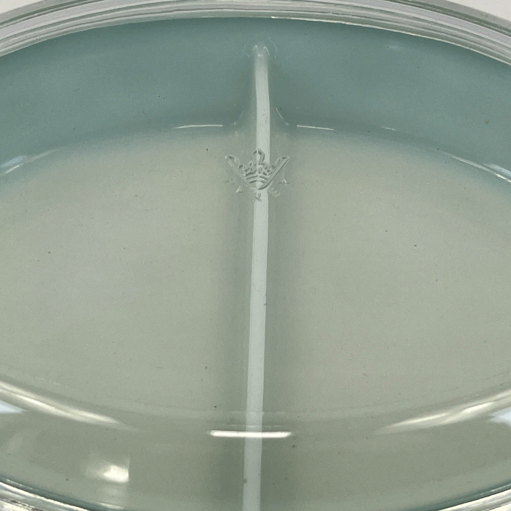 Pyrex Gaiety Snowflake Turquoise Spacesaver Casserole Dish with Lid