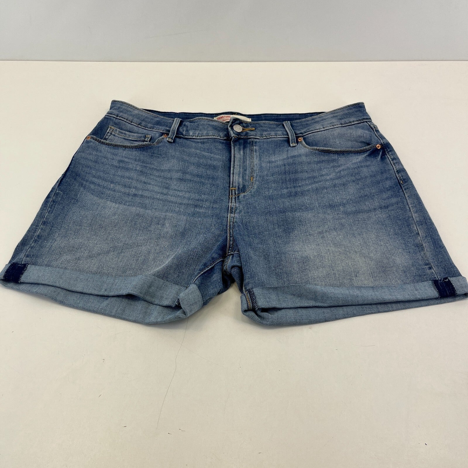 Signature Levi Strauss Co Mens Mid Blue Denim Shorts W32" Cotton Casual Fit