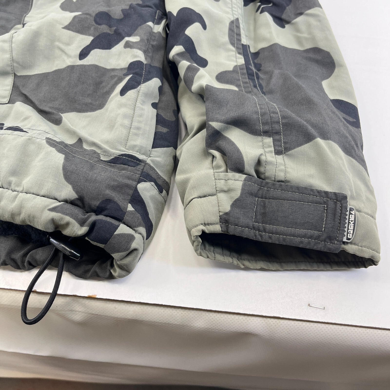 Ezekiel Grey Camo Pullover Jacket Skate Streetwear size L - E2EK1EL