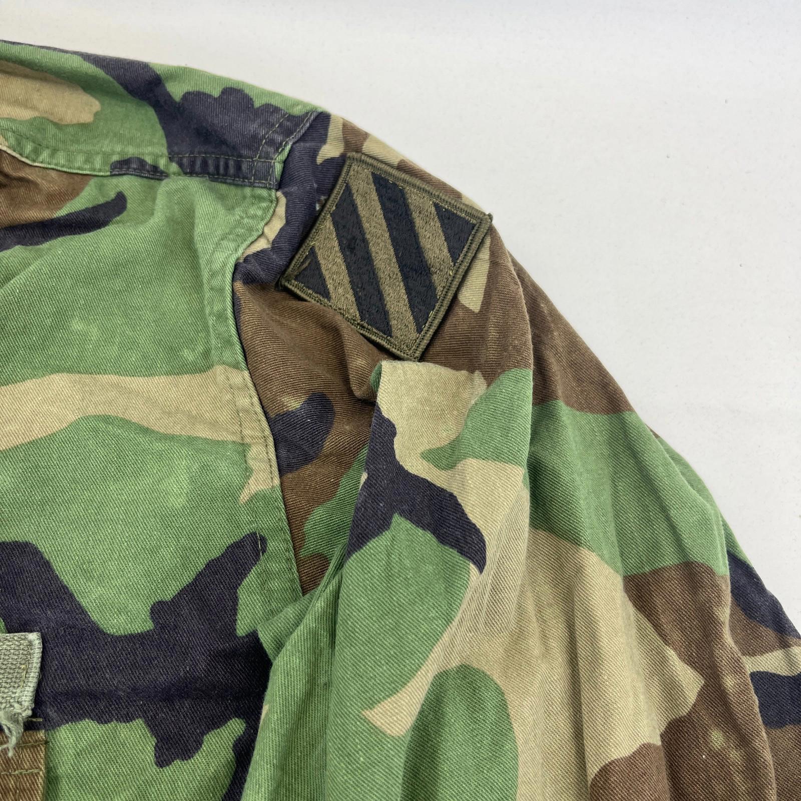 Genuine Vintage US Army Issue Camo Combat Jacket with Badges size Medium-Long