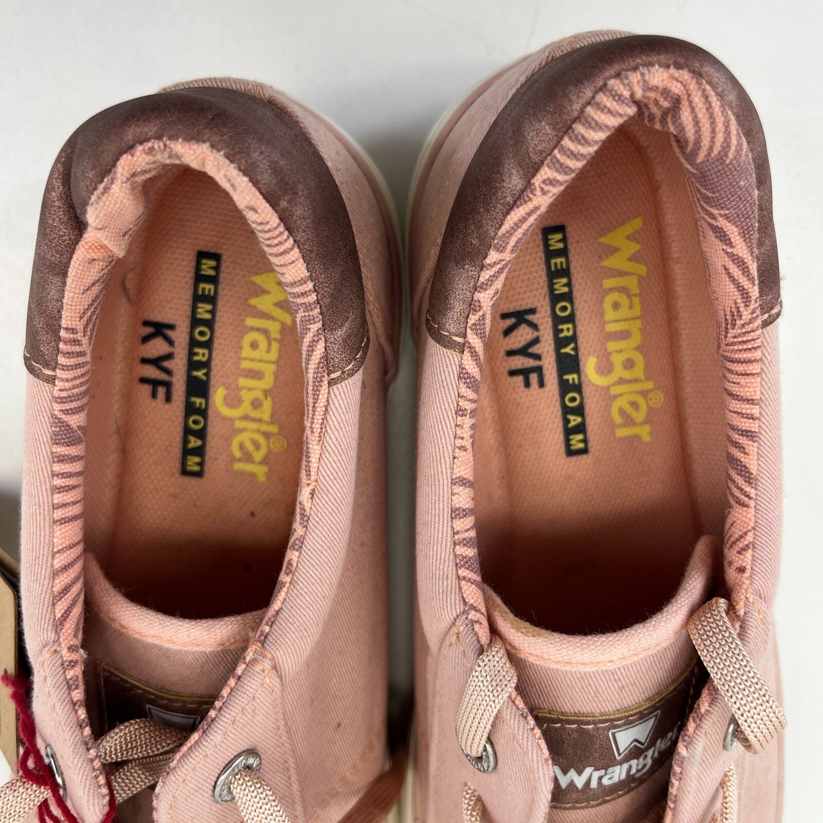 Wrangler Memory Foam Trainers in Pastel Pink UK size 5 / EU 38