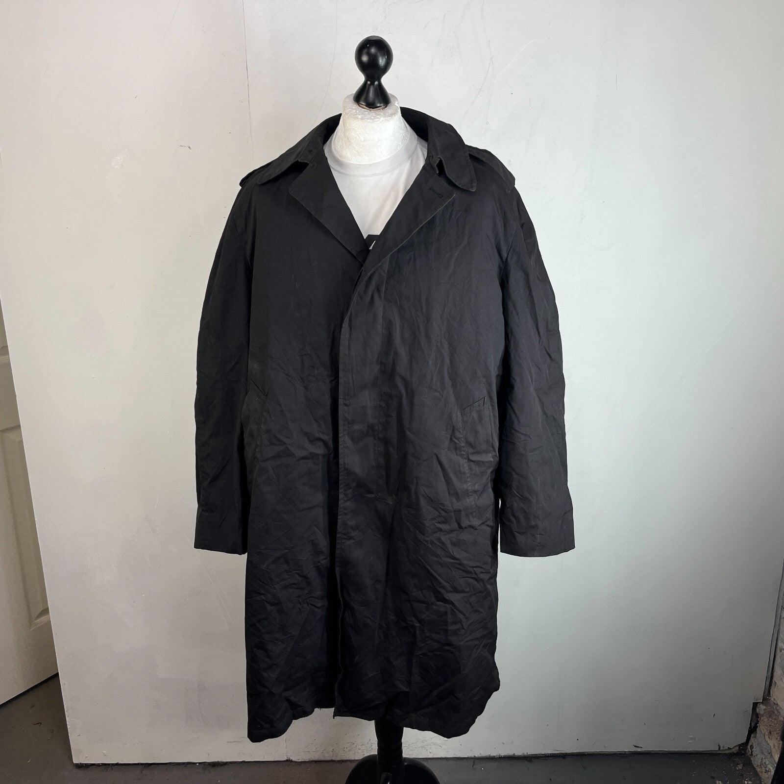 Genuine US Navy Black Trench Coat with Removable Liner size 44R Formal Military