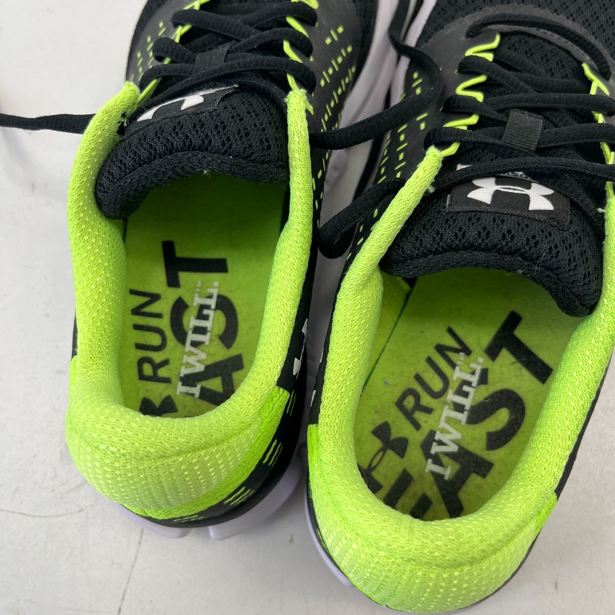 Under Armour-Micro G Swift 2 Trainers Running Shoes size UK 7 - EU 41