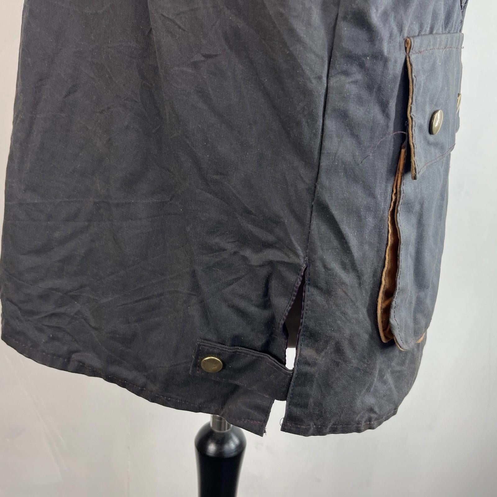 High Divers Wax Waterproof Gilet/Bodywarmer in Black Size 2XL Embroidered