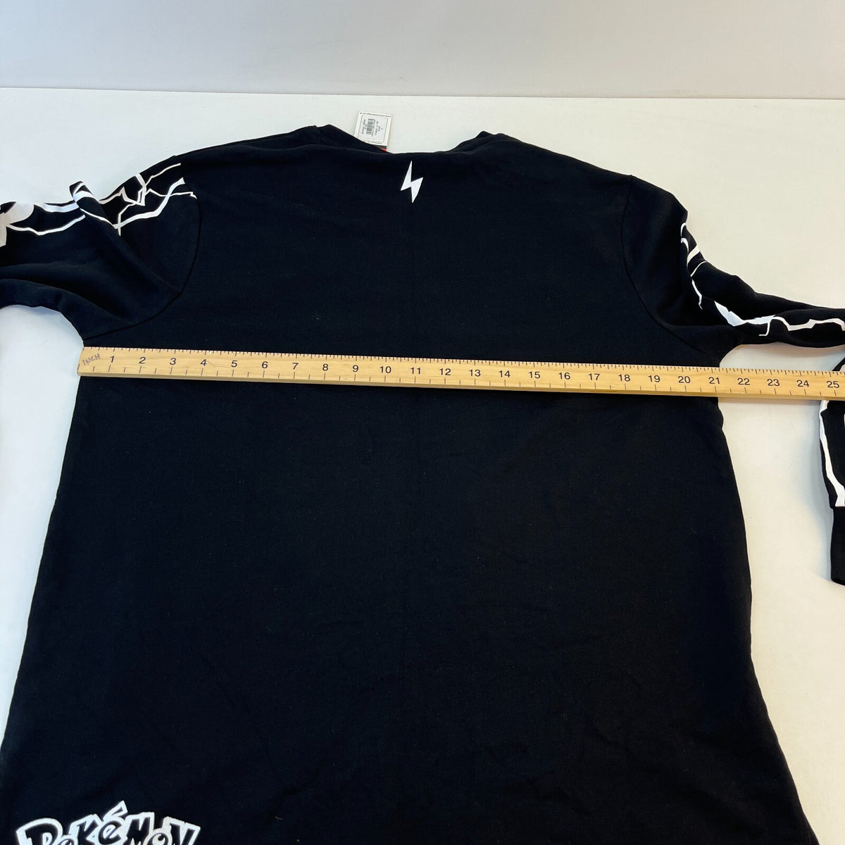 Criminal Damage Premium Black Pokémon Pikachu T-Shirt Long Sleeve size Medium