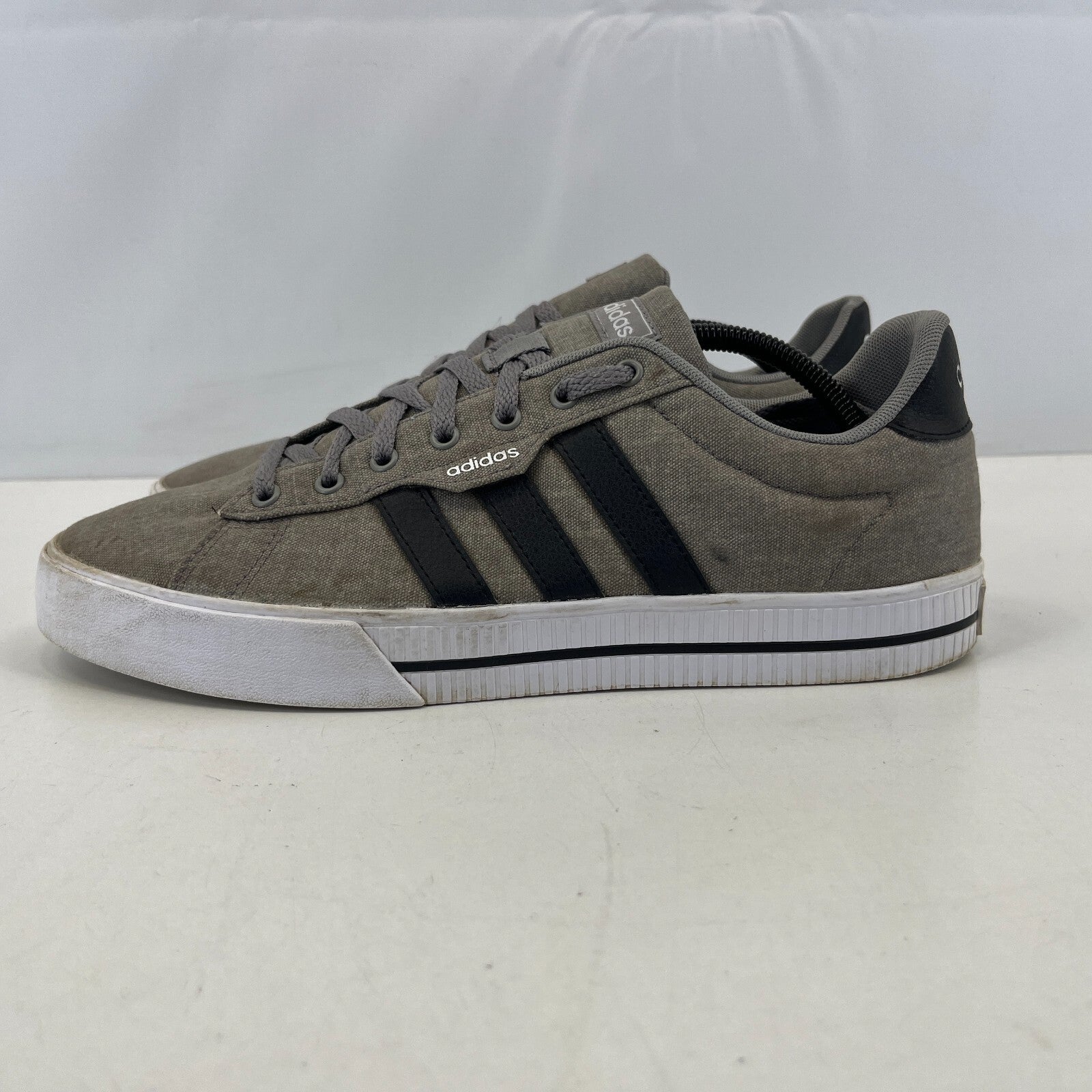 Adidas Daily 3.0 Men’s Trainers Dove Grey size UK 10 - EU 44 2/3 - FW3270