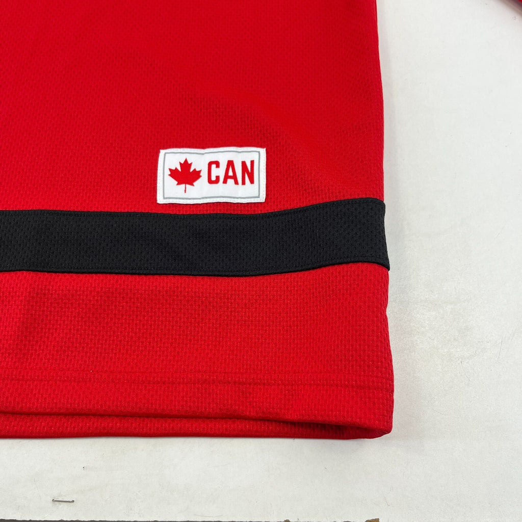 Vintage Canada Hockey Jersey Red/Black Men’s size Large