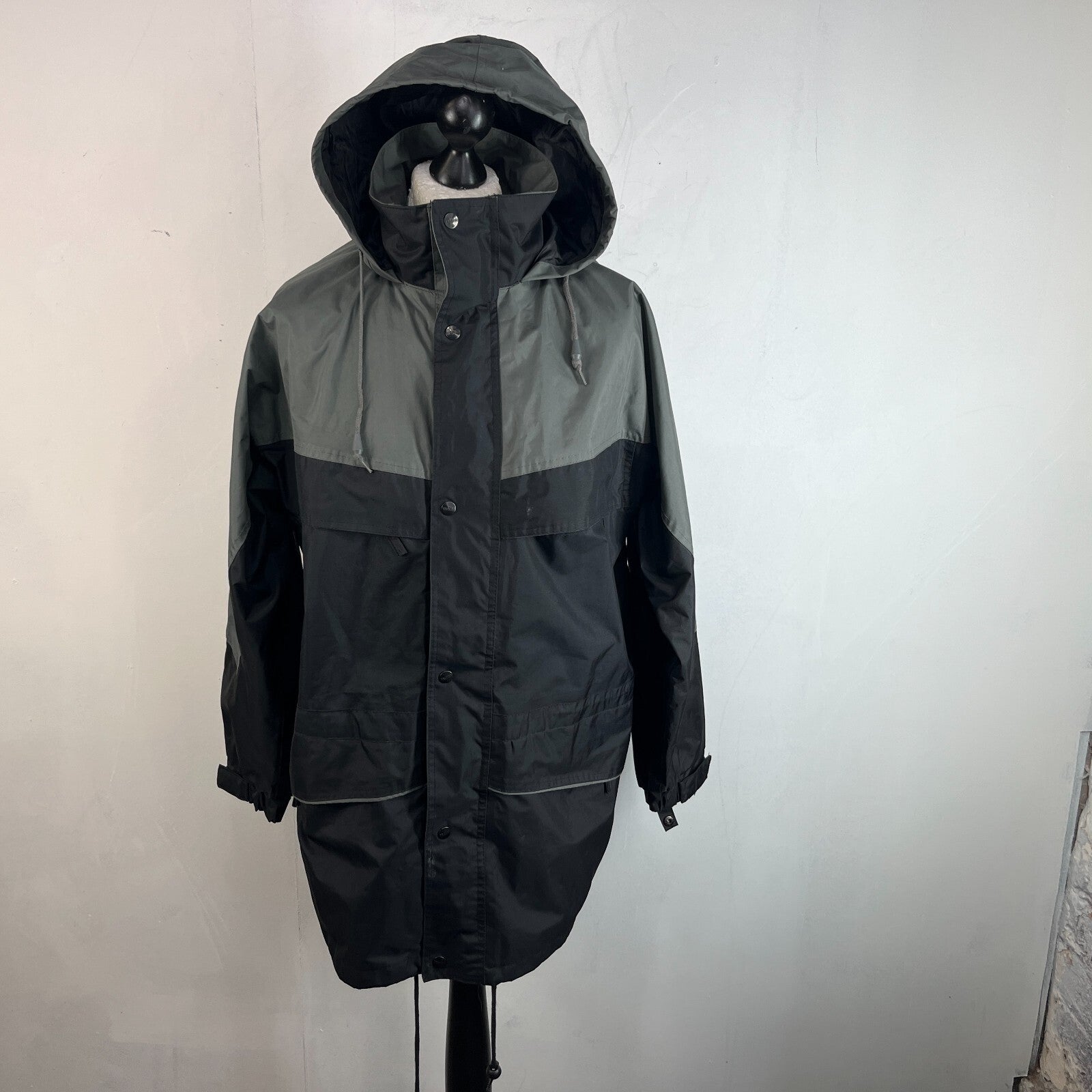 Trojan Men's Waterproof Raincoat Jacket with Hood size Medium Black & Grey