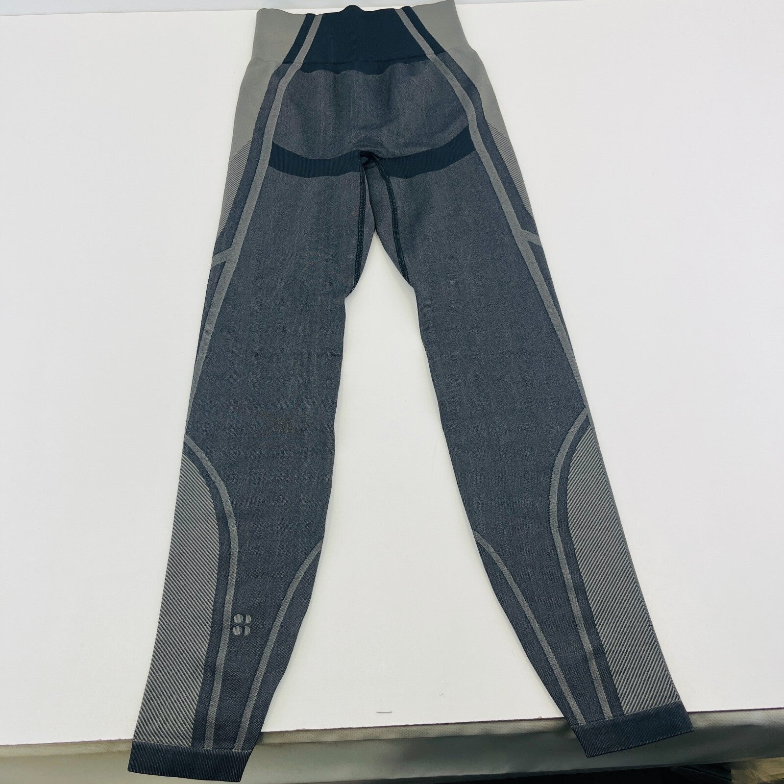 Sweaty Betty Yoga & Run Leggings 7/8 Length in Black/Gray Block Print size Small