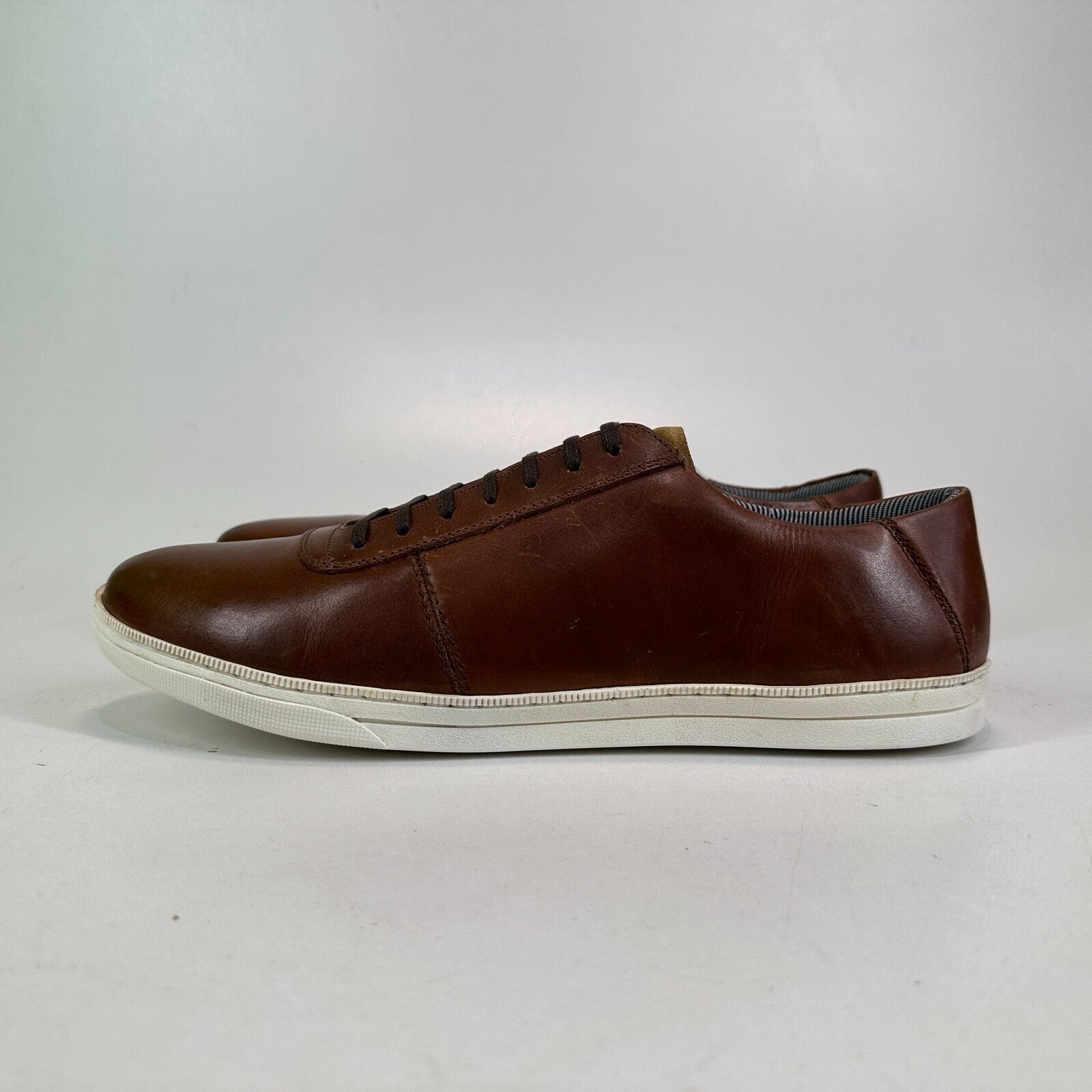 IKON Alton Tan Leather Casual Shoes with White Sole UK size 6 - NEW in Box