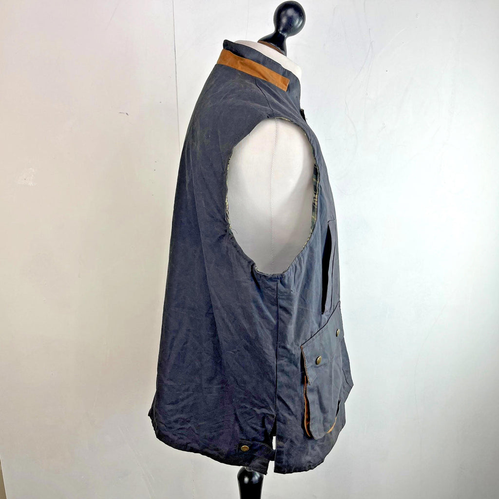 High Divers Wax Waterproof Gilet/Bodywarmer in Black Size 2XL Embroidered