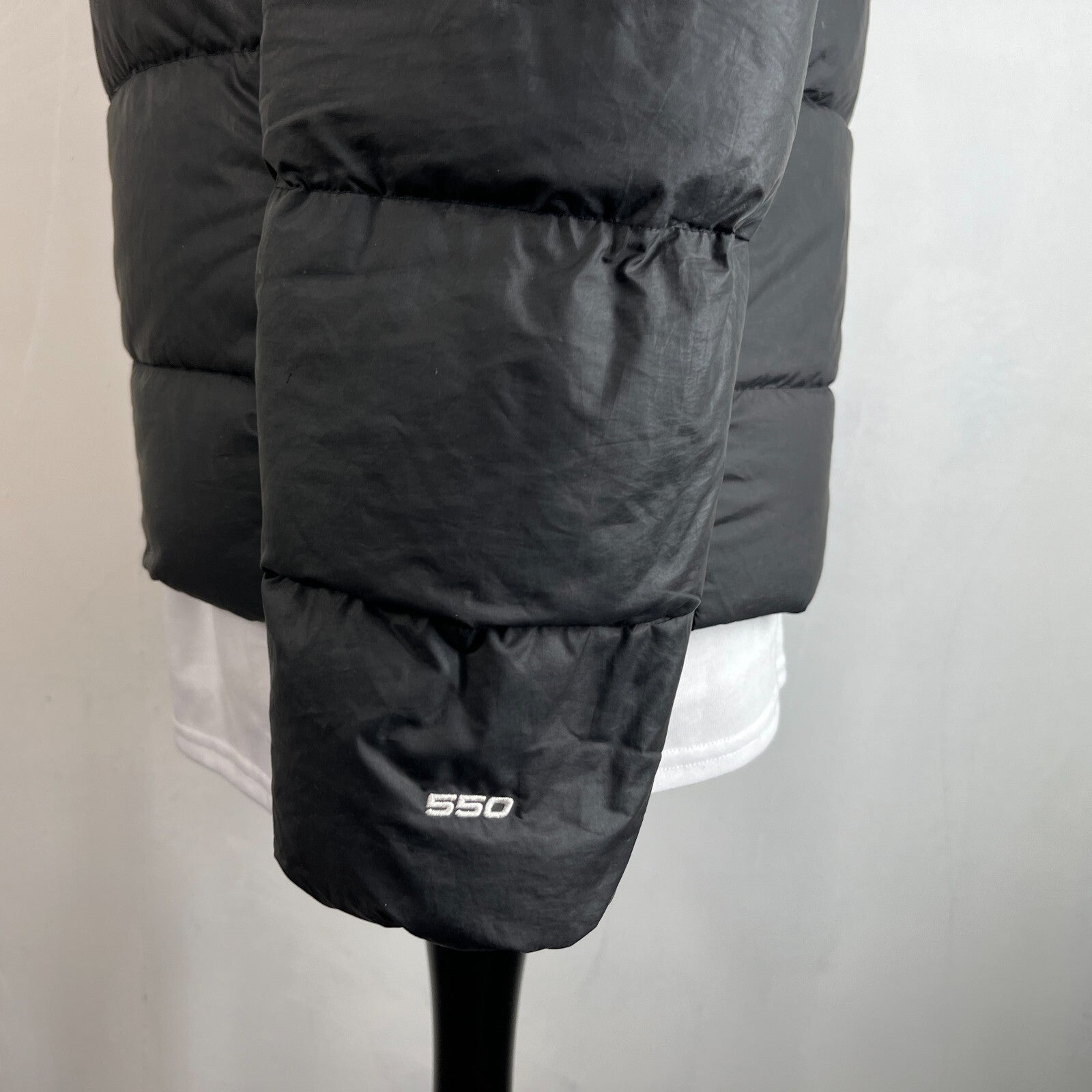 The North Face 550 Down Filled Padded Puffer Jacket in Black Youth Junior XL
