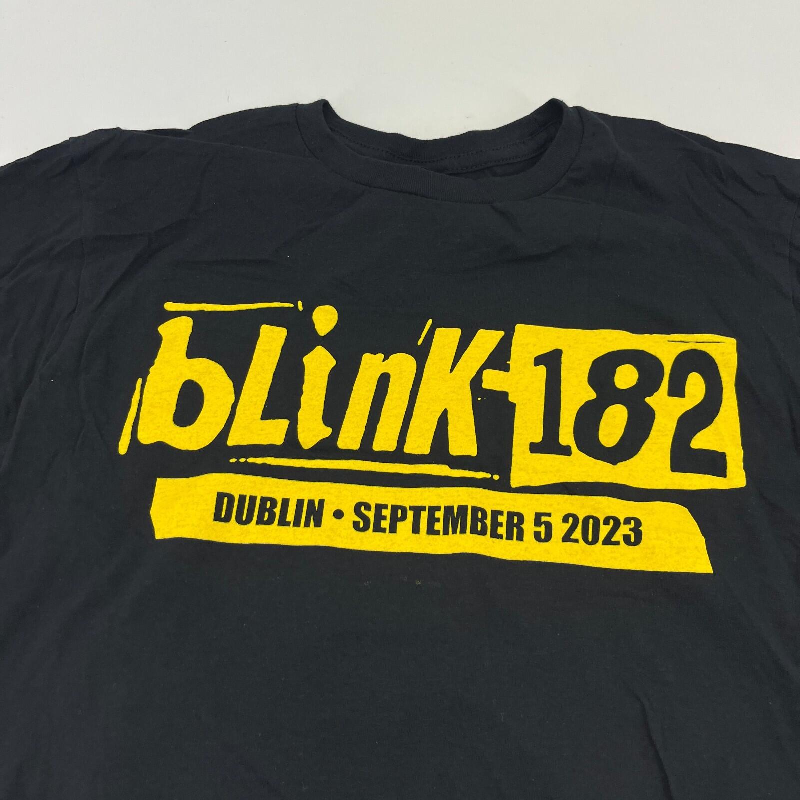 Blink 182 T Shirt Dublin 2023 Tour Black & Yellow size Small Rabbit Print