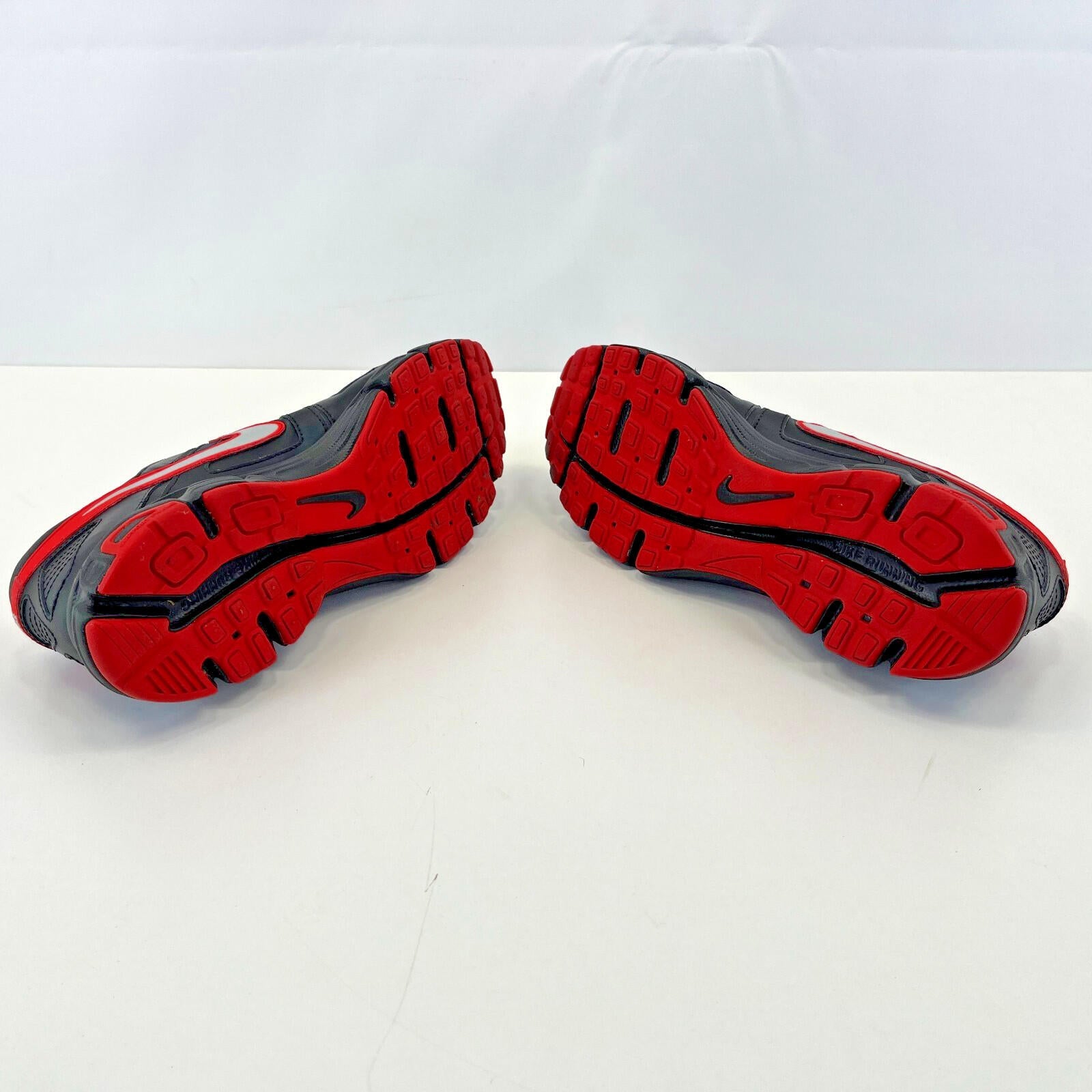 Nike Downshifter 5 Men's Trainers in Black & Red size UK 11 / EU 46