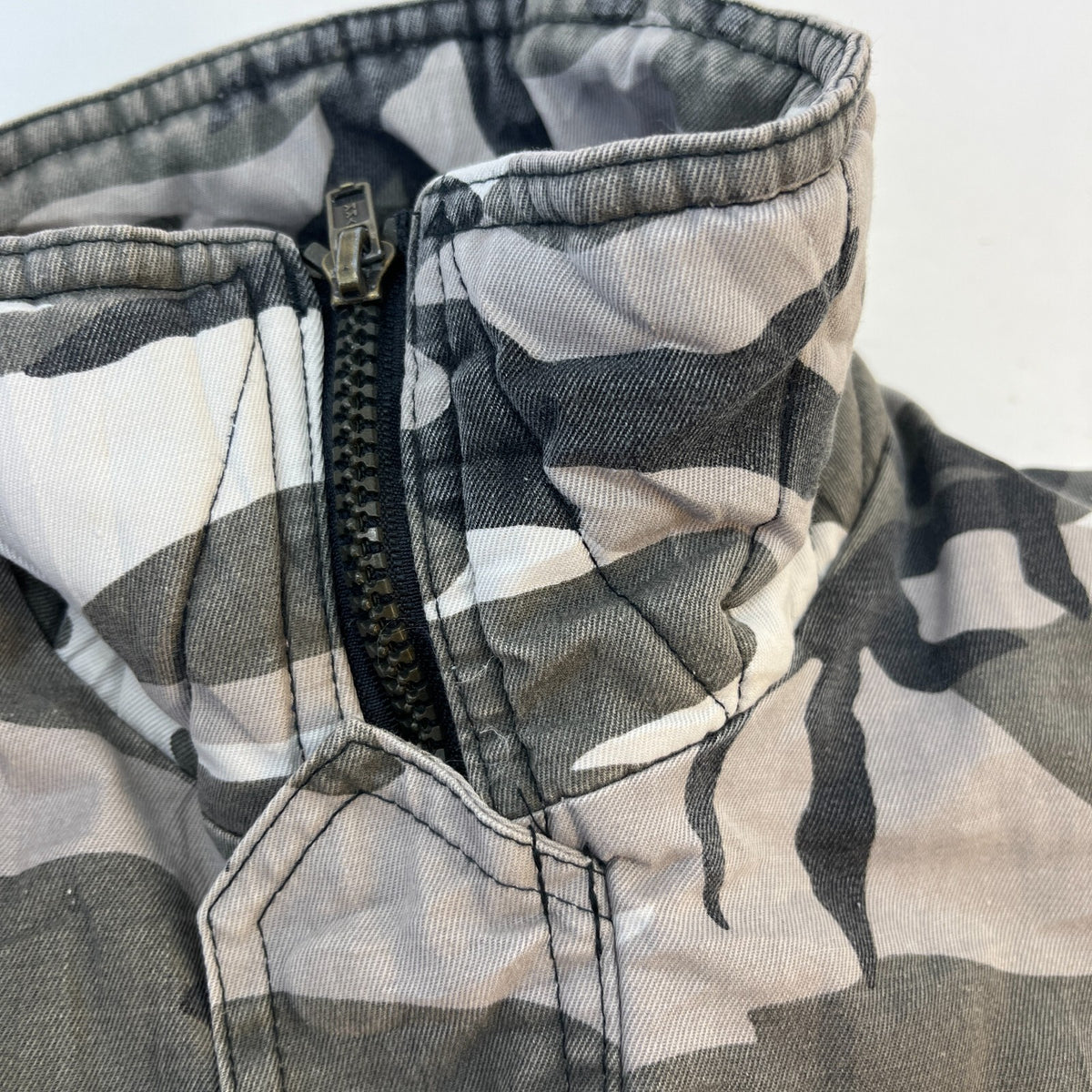 Men's Snow Camouflage Cargo Padded Quilted Gilet Body Warmer size M Fishing Wear
