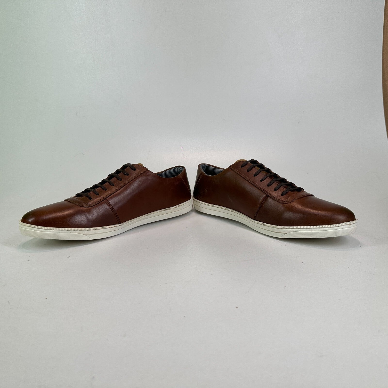 IKON Alton Tan Leather Casual Shoes with White Sole UK size 6 - NEW in Box