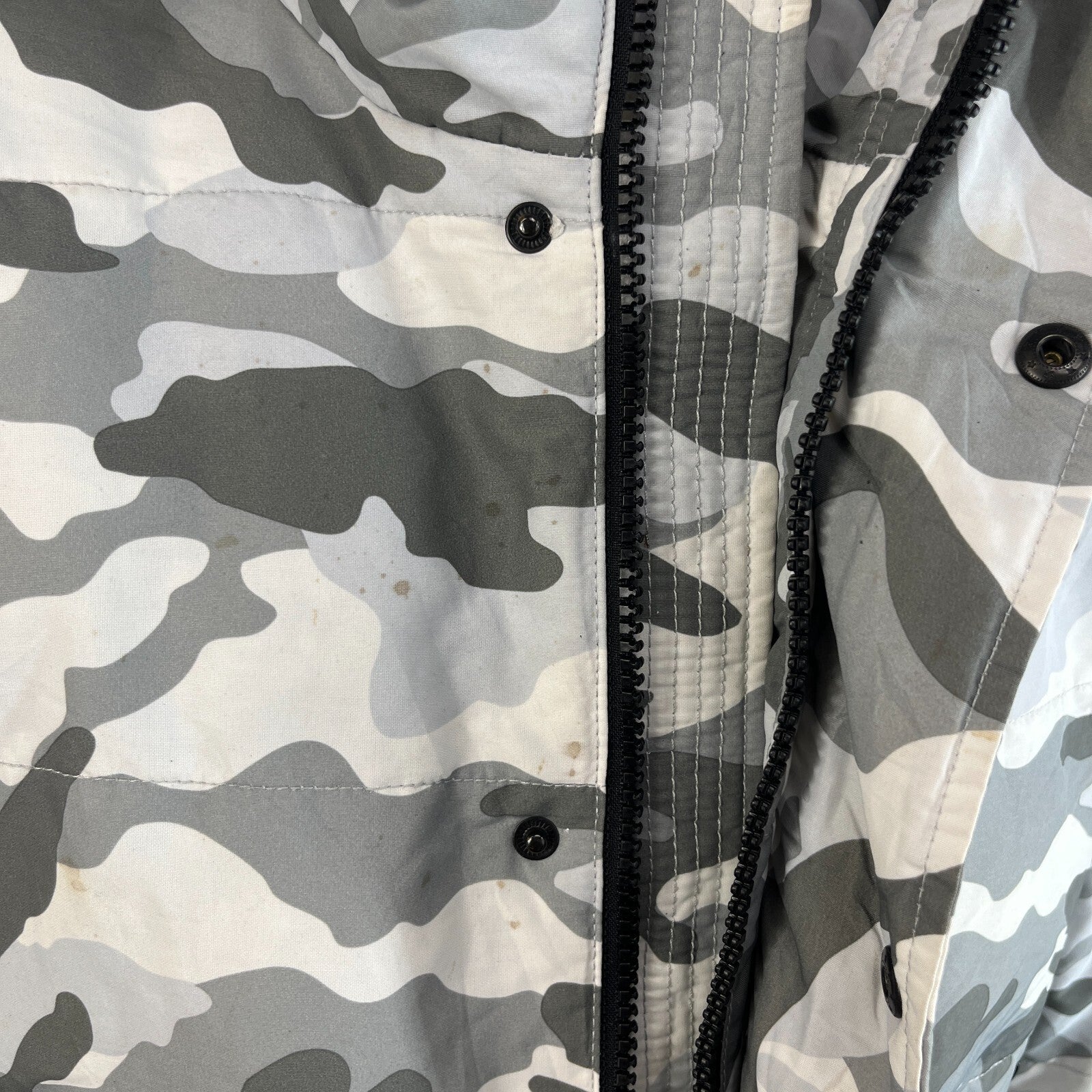 Tommy Hilfiger Camo Hooded Bomber Jacket size M Coat Grey White Water Resistant