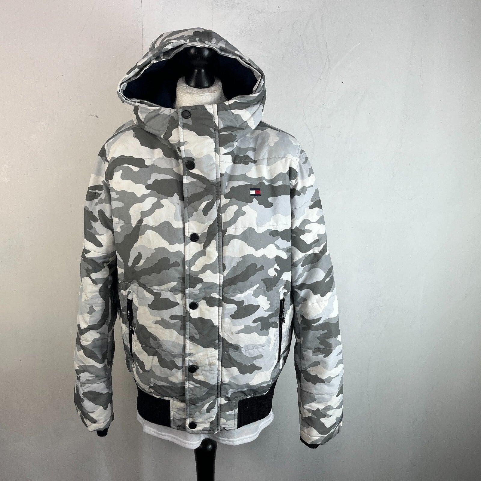 Tommy Hilfiger Camo Hooded Bomber Jacket size M Coat Grey White Water Resistant