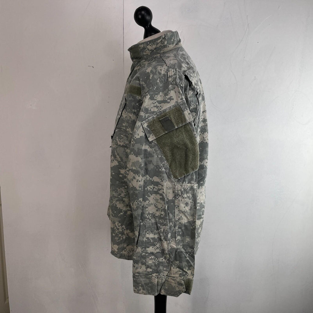 US Military Combat Jacket Mens size Medium Short Hot Weather Digital Camo