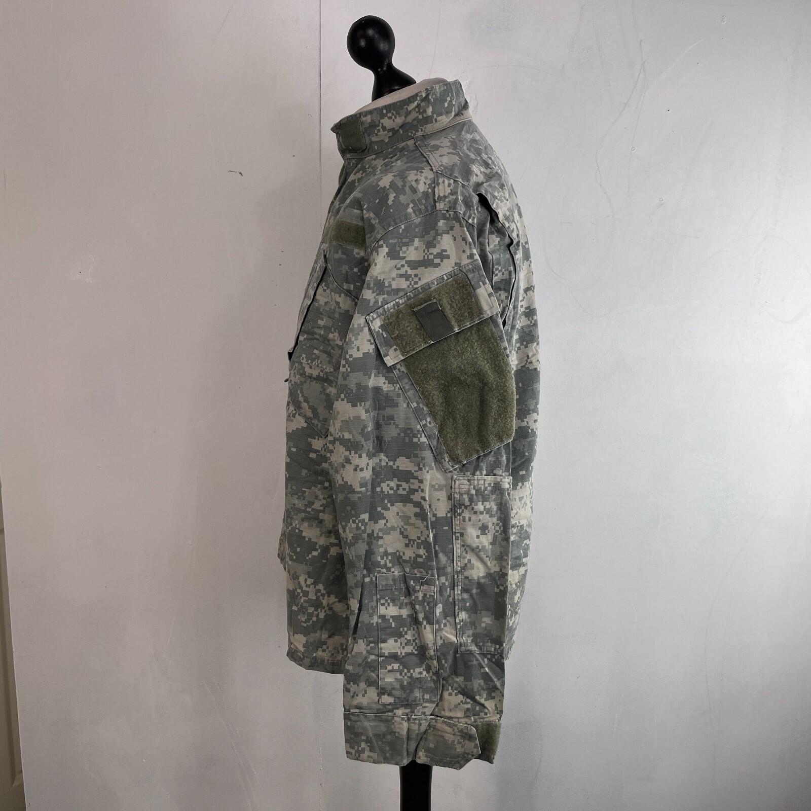 US Military Combat Jacket Mens size Medium Short Hot Weather Digital Camo