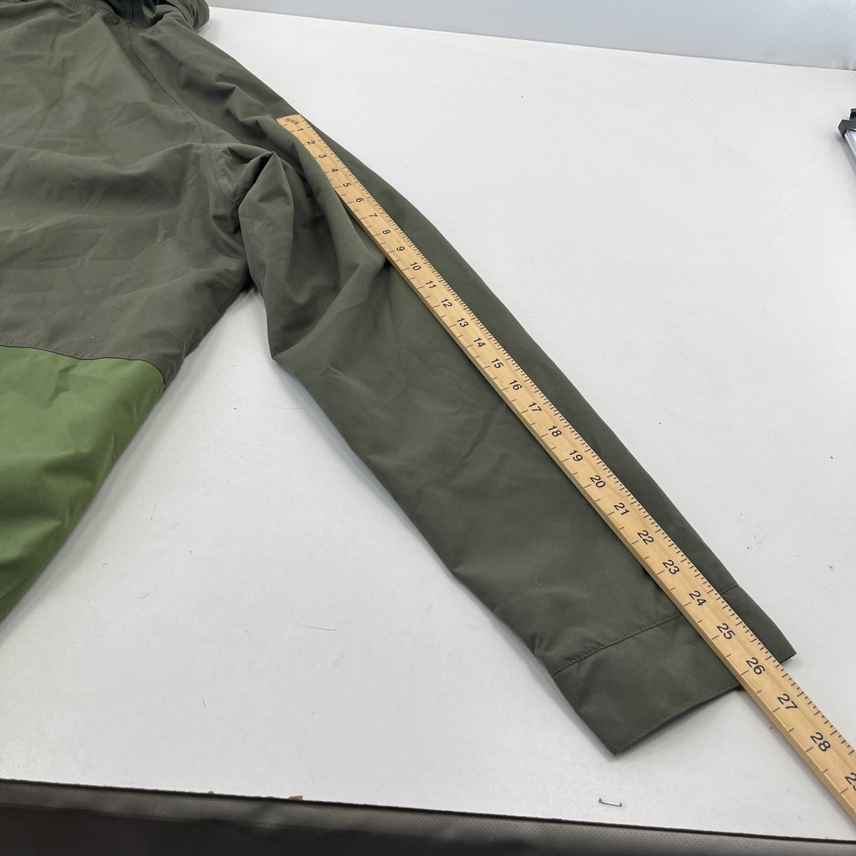TOG24 Mens Waterproof Hiking Jacket with Stow Hood size 2XL Green Coat Outdoor