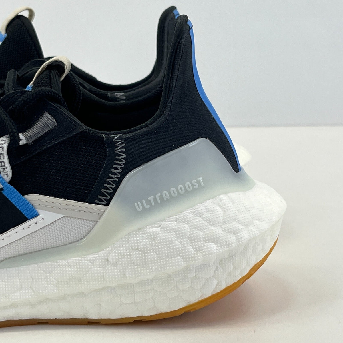 Adidas Womens Ultraboost 22 Parley Trainers in Black & White size UK 5 EU 38
