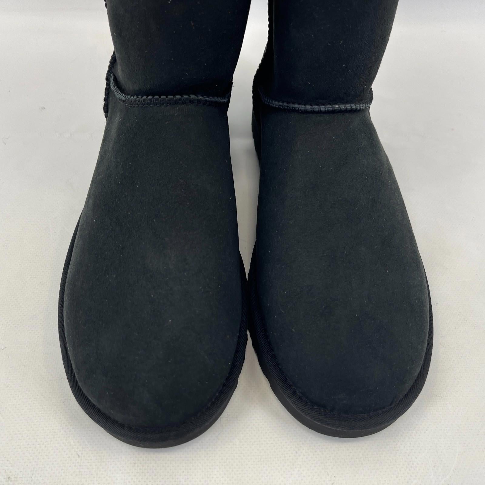 Genuine UGG Classic Short II Boots in Black UK Adult 10.5 Fleece Lined - New