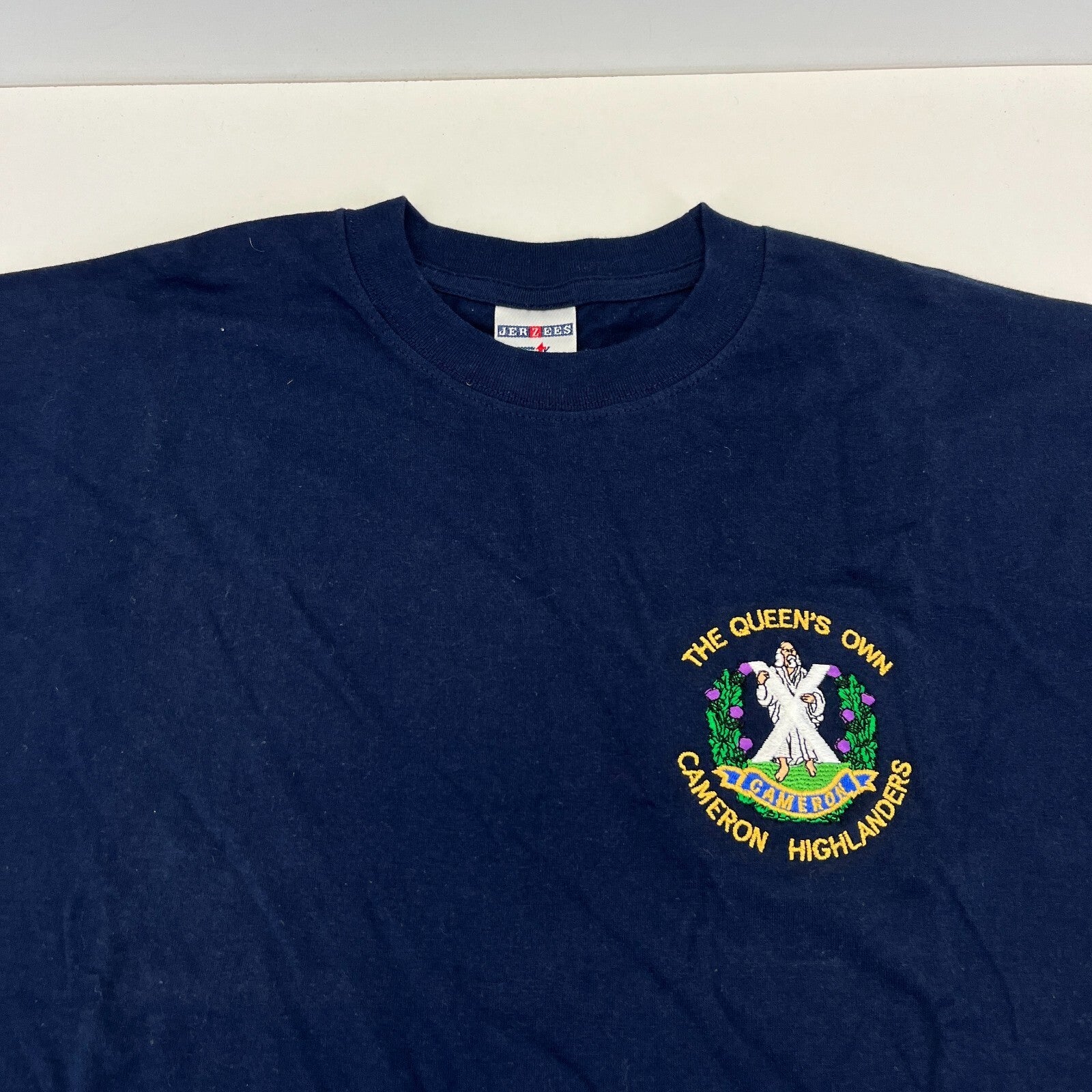 Rare The Queen's Own Cameron Highlander Embroidered T Shirt in Navy Blue size M
