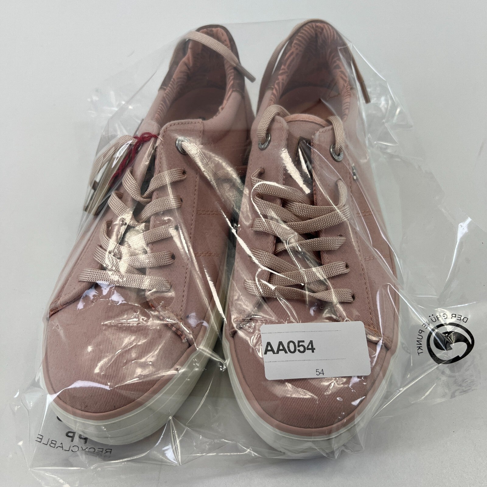 Wrangler Memory Foam Trainers in Pastel Pink UK size 5 / EU 38