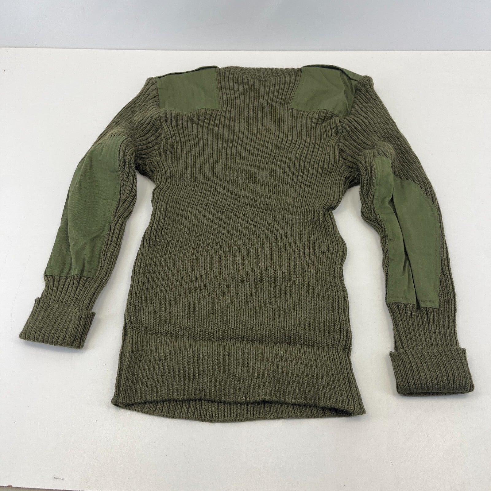 British Army Jersey Men's Heavy Olive Round Neck Jumper Jersey size 112cm