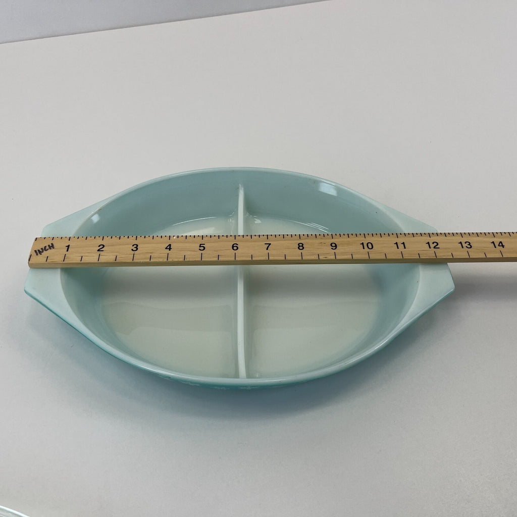 Pyrex Gaiety Snowflake Turquoise Spacesaver Casserole Dish with Lid