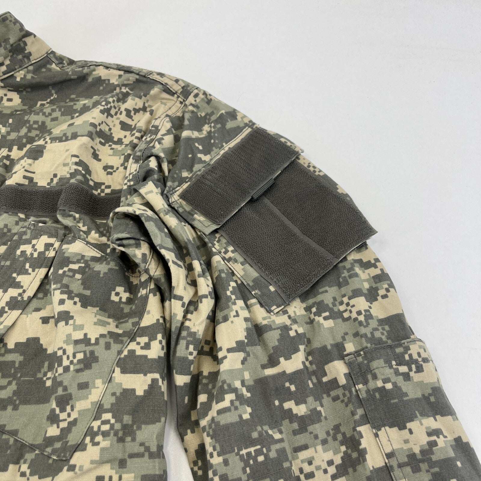 US Army Issue Digital Jacket Camo Combat Uniform Surplus US size Small-Regular