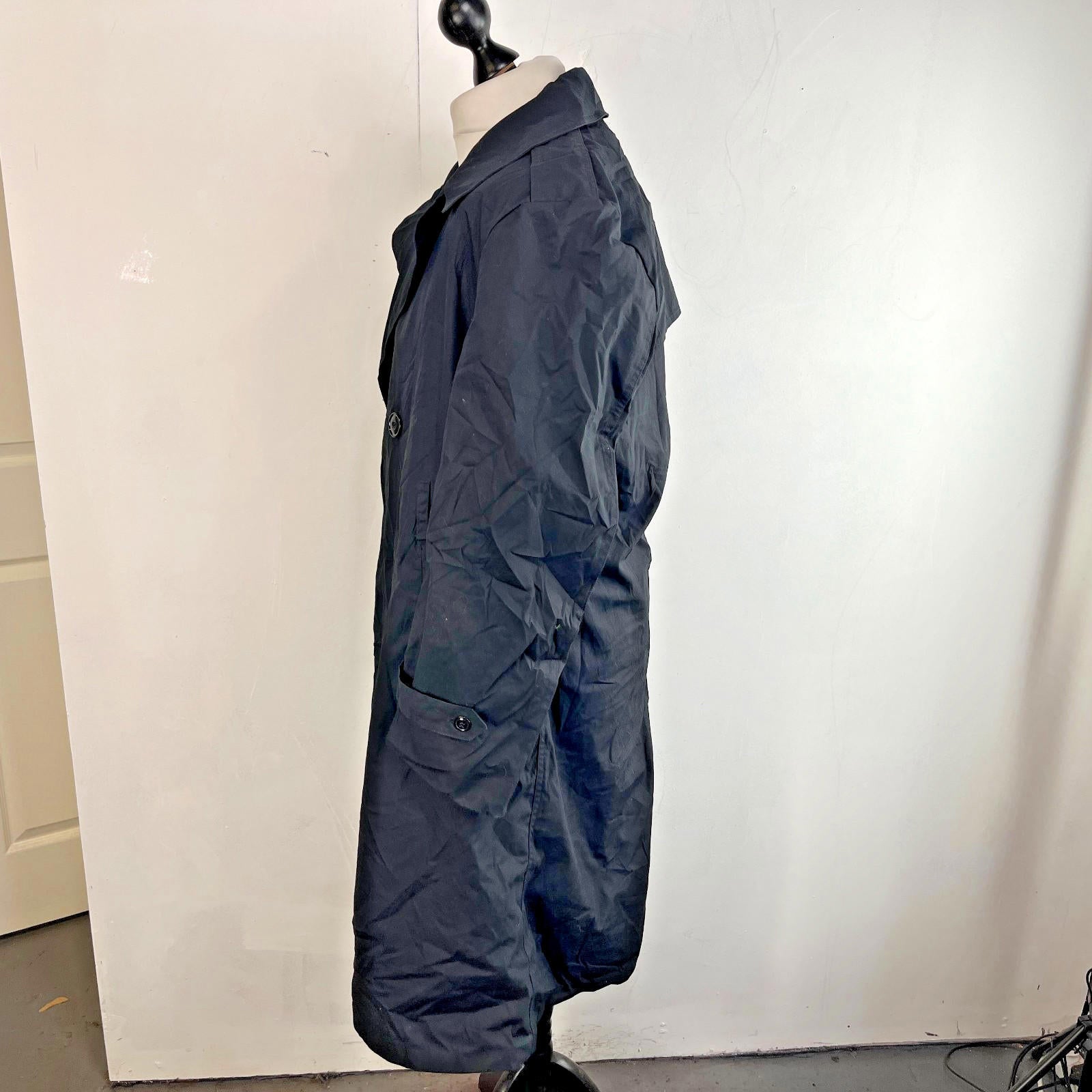 Vintage US Army Military Long Trench Coat Raincoat in Black size 42R
