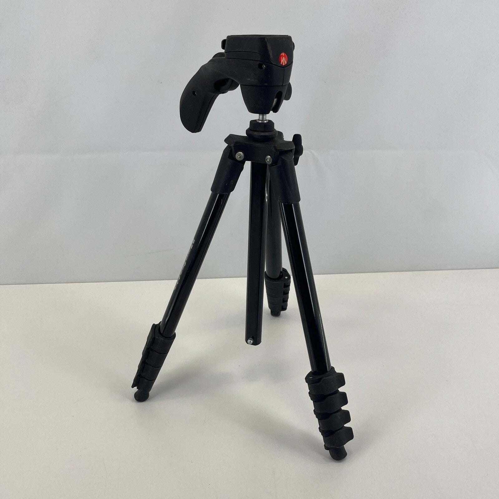 Manfrotto Aluminium Tripod in Black with Pistol Grip 48cm-142cm