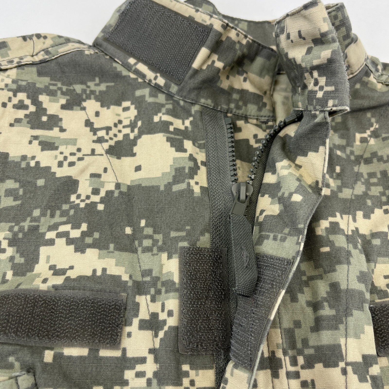 US Army Issue Digital Jacket Camo Combat Uniform Surplus US size Small-Regular