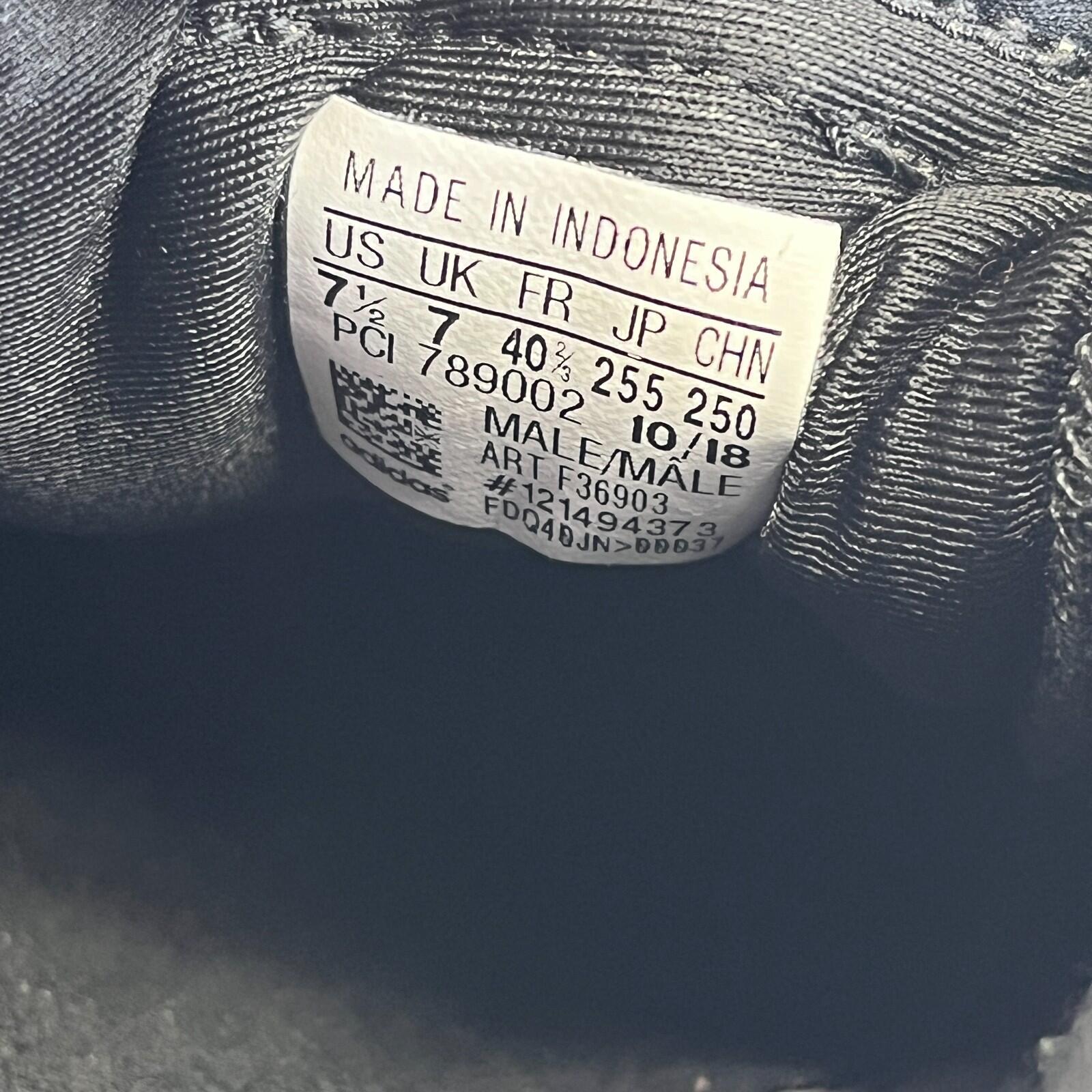 Adidas LA Trainer II Trainers in Black & Gold UK 7 / EU 40 2/3