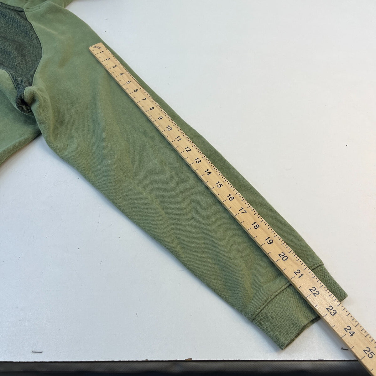 Nike Air Max Hoodie in Green Mens size Large with Kangaroo Pocket
