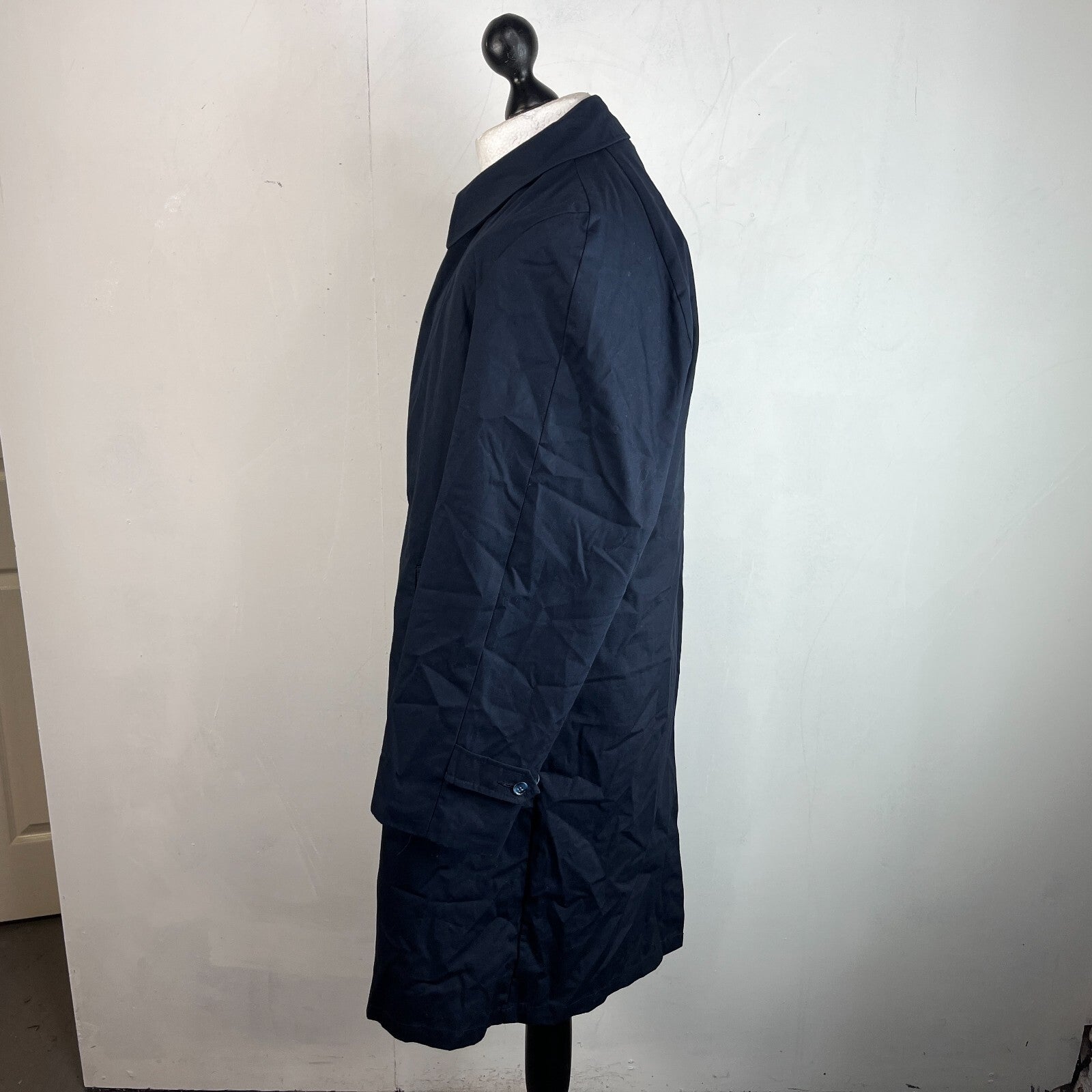 Vintage Men's Trench Coat in Navy Blue with Removable Liner size 40R Raincoat