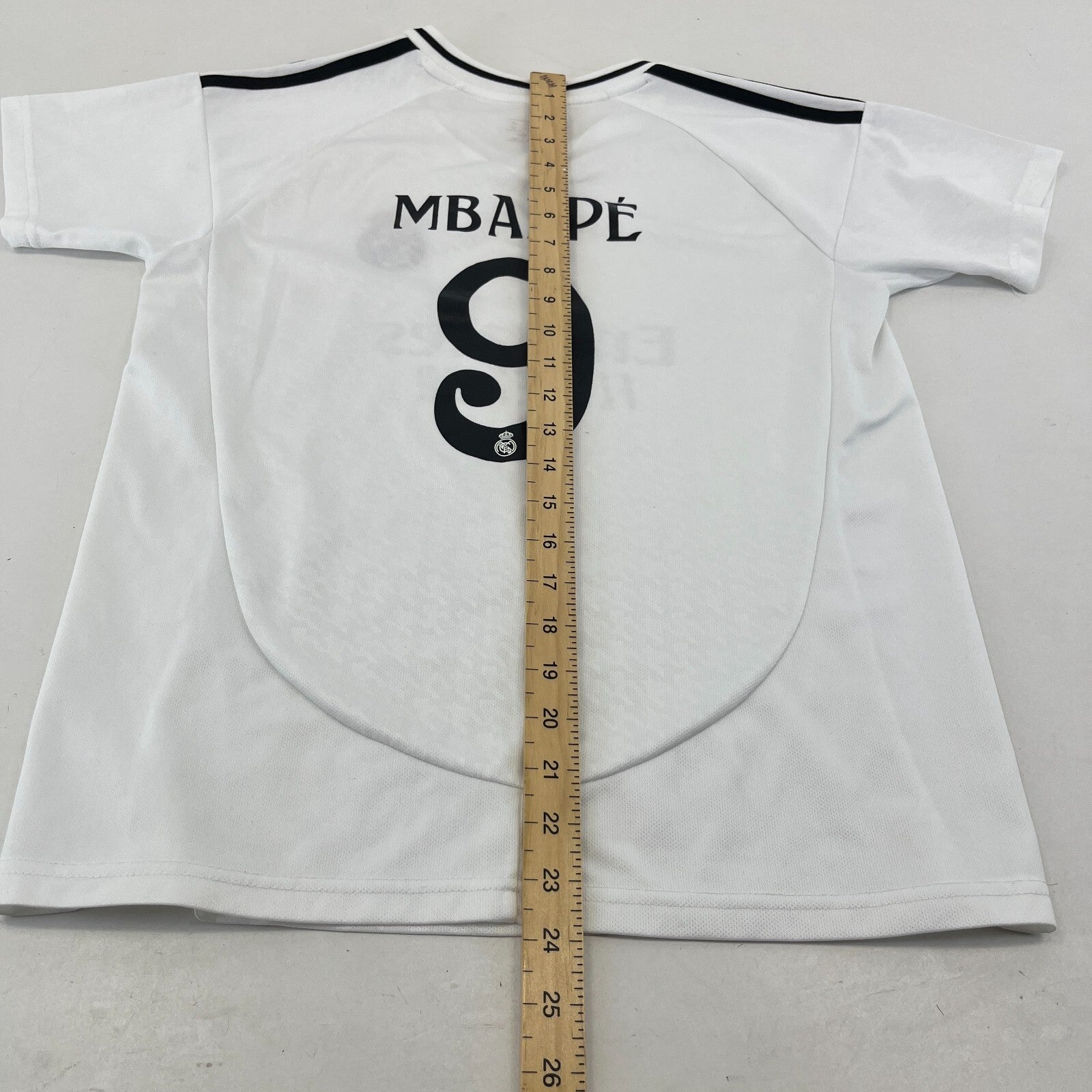 Real Madrid FC Mbappe 9 Kids Home Shirt Football Jersey Size 30 (11-12 Years)