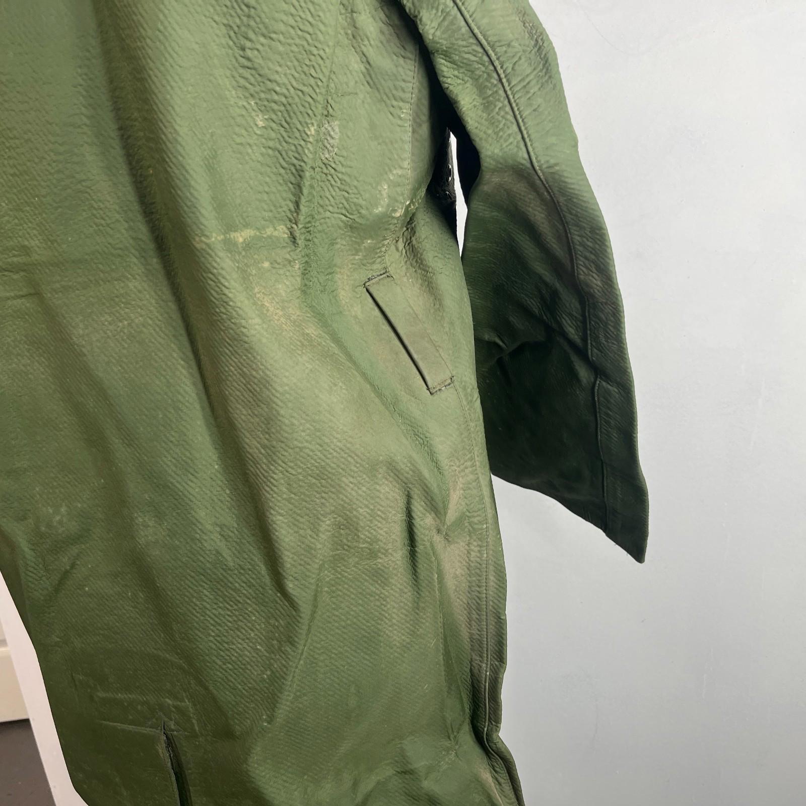 Royal Canadian Police RCMP Mackintosh Trench Coat Dark Green 80s size 5