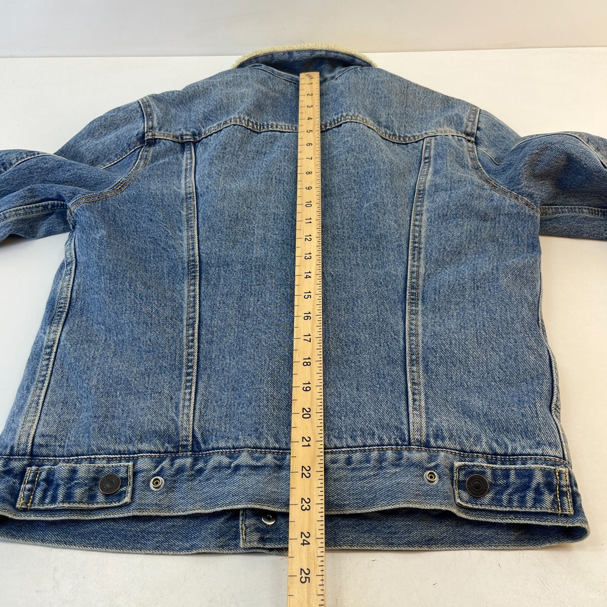 Levi’s Men’s Sherpa Lined Denim Trucker Jacket Blue Jean Coat size Small
